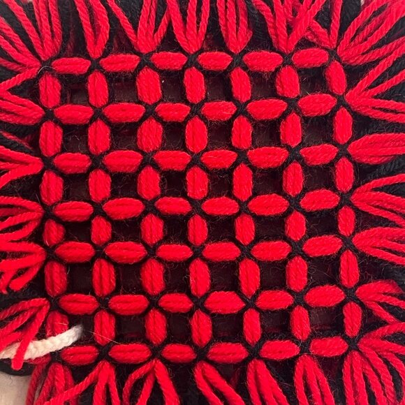 Handcrafted Woven Yarn Pot Holders Black & Red Square Set Of 2 7"x7" Kitchen Dec - Picture 2 of 8